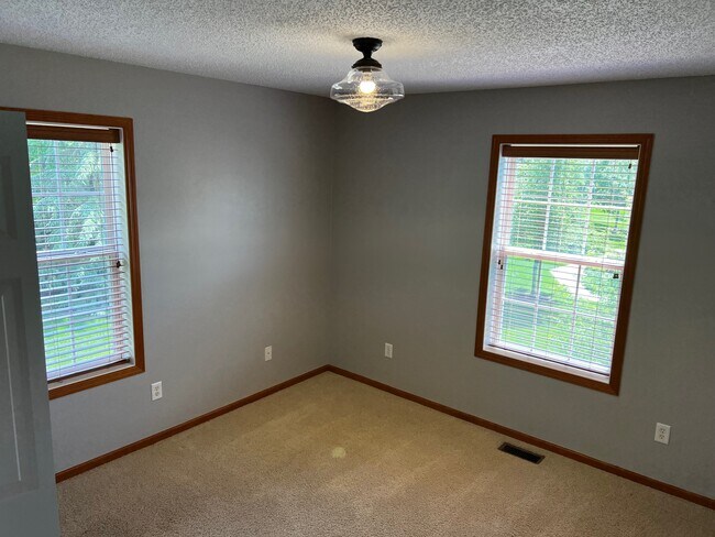 Building Photo - 3475 Cherry Ln