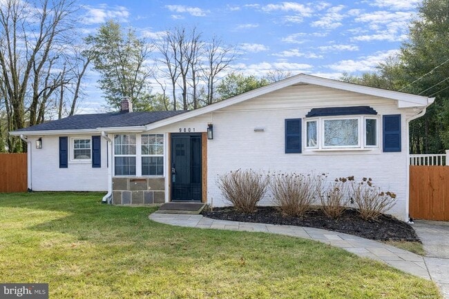 Building Photo - 9801 Belhaven Rd