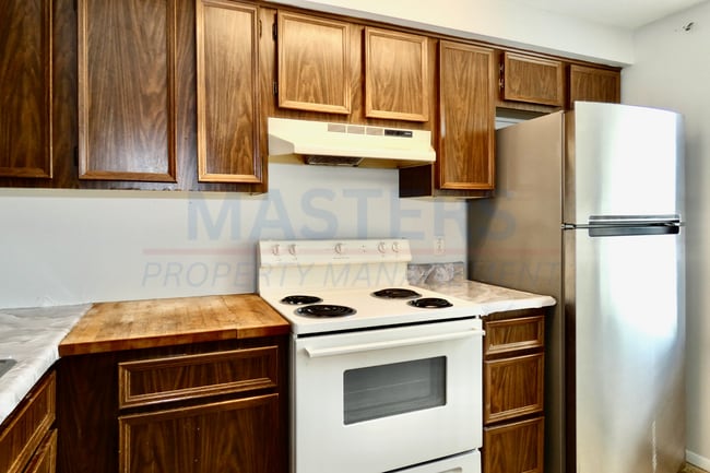 Building Photo - Spacious 2 Bed, 2 Bath Condo in West Toledo