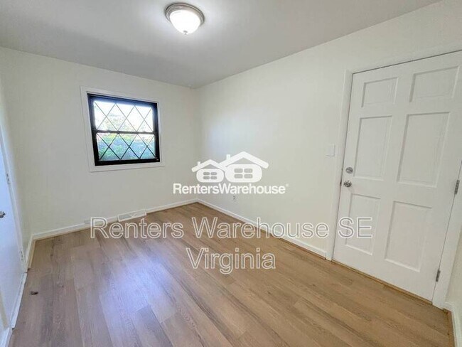 Building Photo - 354 Warrington Cir