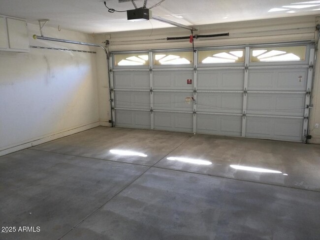 Building Photo - 1924 W Mockingbird Dr