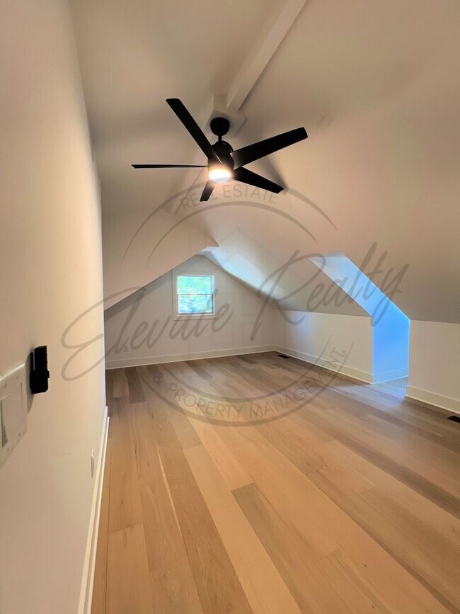 Building Photo - Modern Elegance in the Heart of Nashville ...