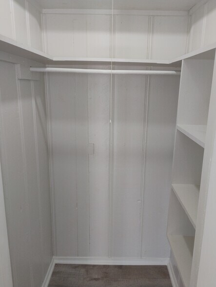 Master Closet - 5412 Meandering Rd