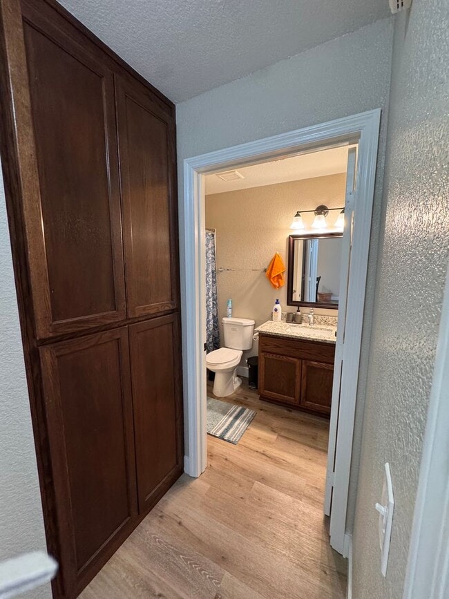 Building Photo - 9248 E 30th Pl