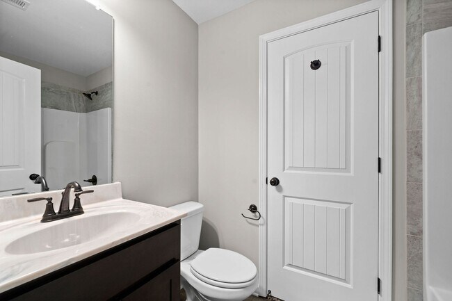 Building Photo - 260 Smithson Ln