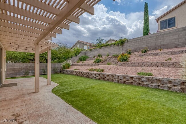 Building Photo - 417 Carlton Kay Pl