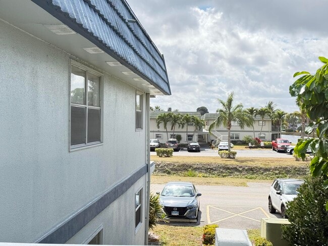 Building Photo - 323 Tuscany F