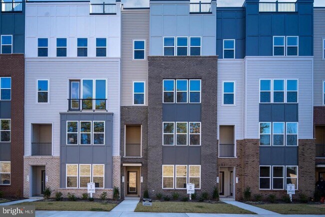 Building Photo - 2536 Neabsco Common Pl