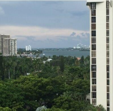 Building Photo - 2000 Towerside Terrace