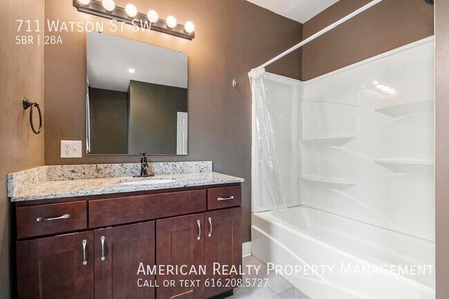 Building Photo - 711 Watson St SW