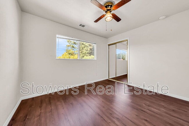 Building Photo - 275 Cameo Dr