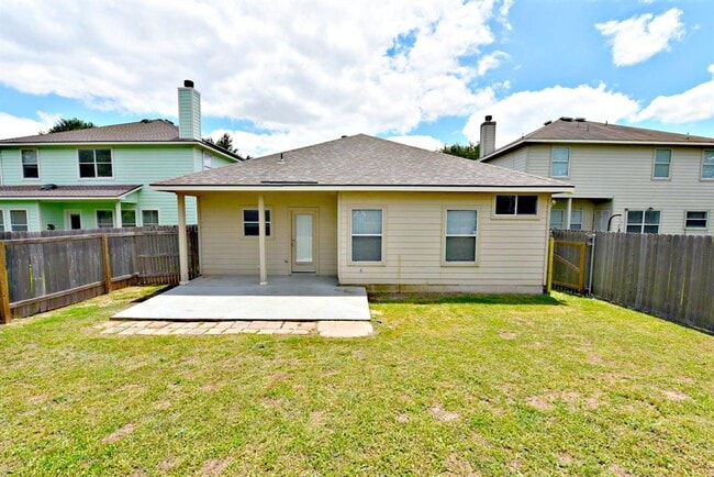 Building Photo - 2106 Charlotte Estates Dr