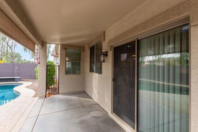 Building Photo - 17067 W Young St