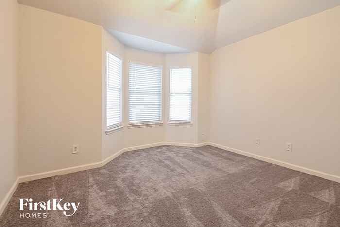 Building Photo - 8606 Granville Dr