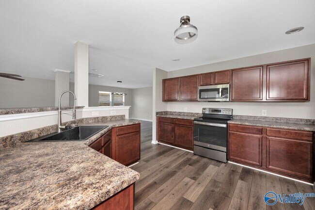 Building Photo - 3571 Avalon Lake Dr SW