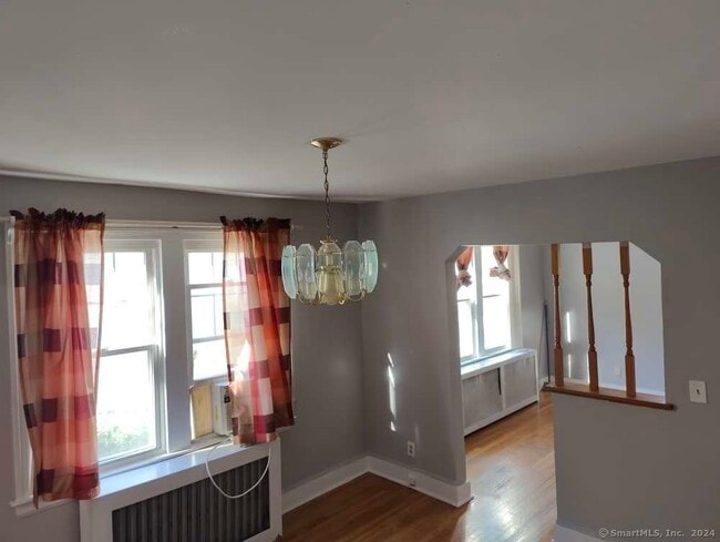 Building Photo - 15 Lone Oak Ave