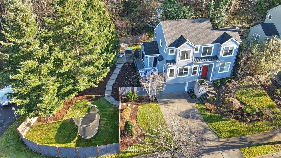 Large fully fenced backyard - 10526 111th Ave NE