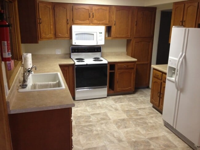 Building Photo - South Hill Charm