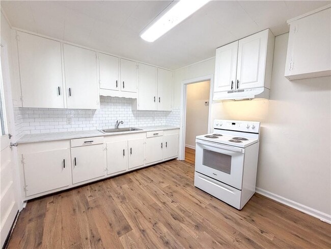 Building Photo - 2361 S Salvia St