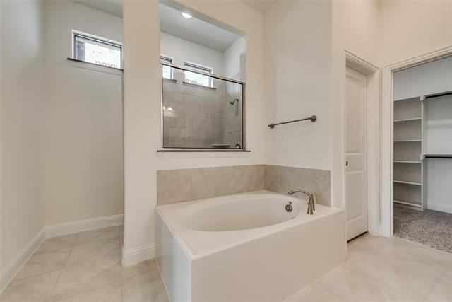 Building Photo - 617 Montrose Dr