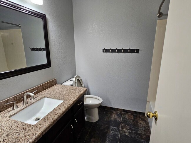 Building Photo - Spacious 3bd home in peoria