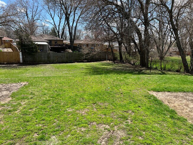 Building Photo - 7218 Maryland Dr