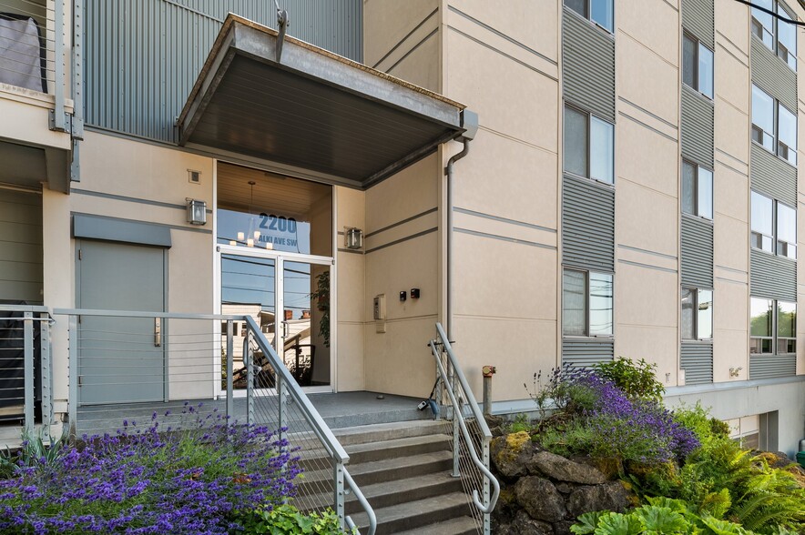 Building Photo - 2200 Alki Ave SW