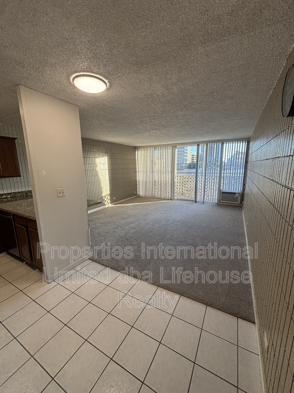 Building Photo - 1326 Keeaumoku Street - 304