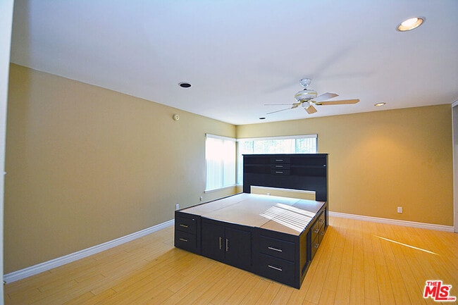 Building Photo - 10051 Valley Circle Blvd