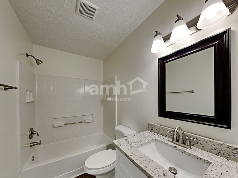 Building Photo - 2648 Sutherland Dr