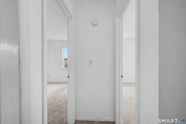 Building Photo - 48 Nelson St