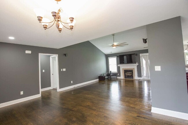 Building Photo - *Lease Special!* Fiber optic internet incl...