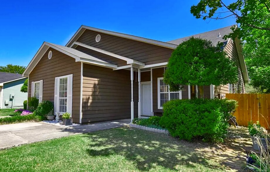 Building Photo - 111 Bentworth Ln