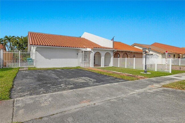 Building Photo - 120 SW 116th Ave