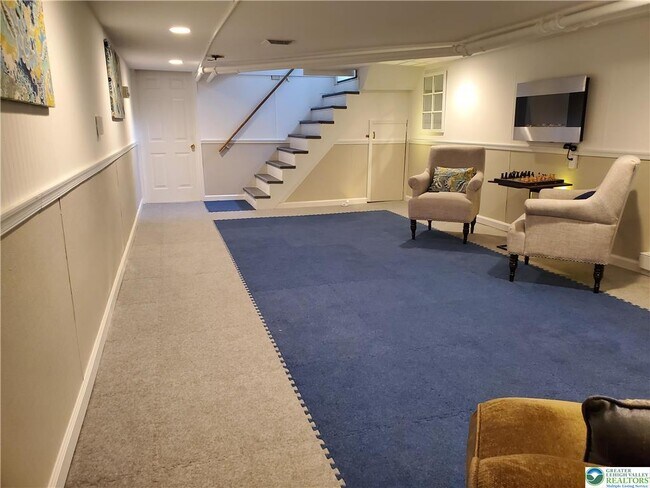 Building Photo - 628 Coal St