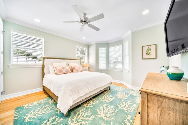 Building Photo - 138 Marine Way