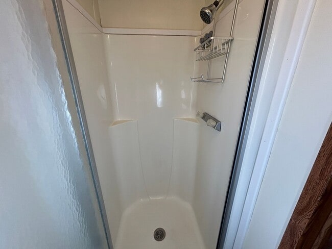 Building Photo - 3 Bed 2 Bath Updated Mobile Home w/ Fenced Yard & Many Amenities