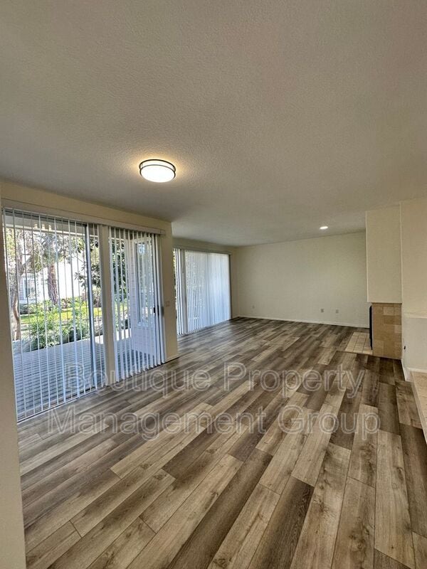 Building Photo - 34 Lakefront