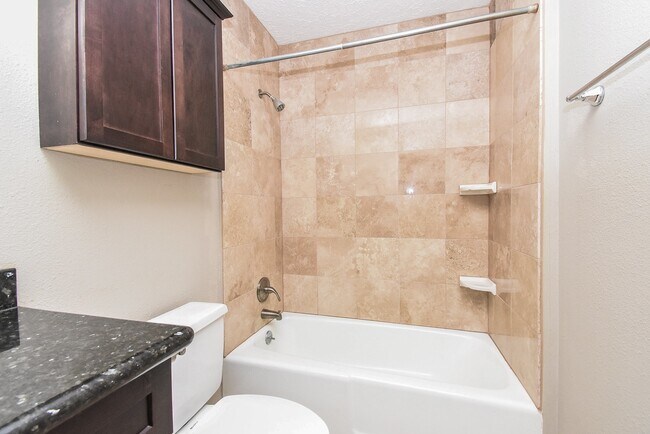 Building Photo - 9400 Doliver Dr