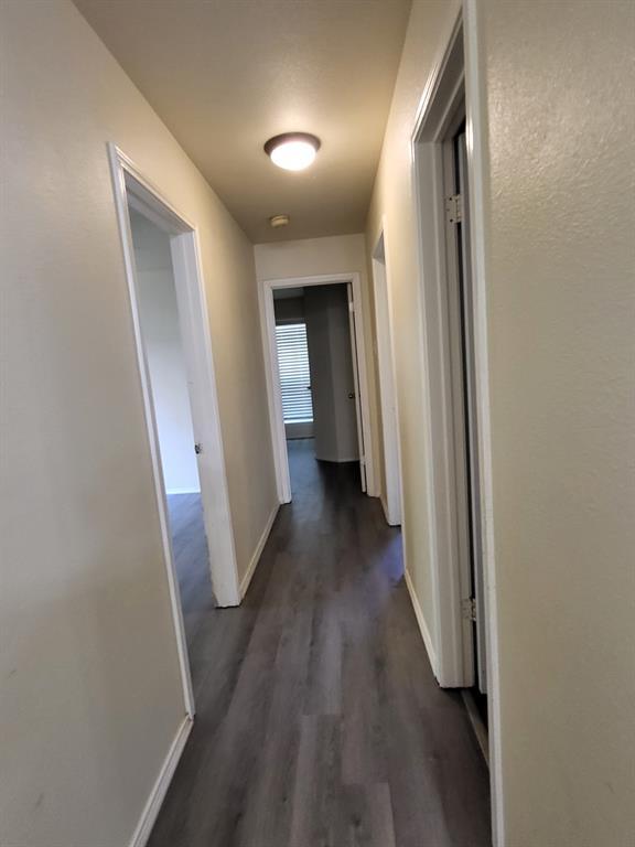 Building Photo - 304 N Kings Canyon Dr