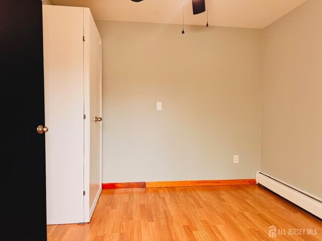 Building Photo - 20 Lake Ave