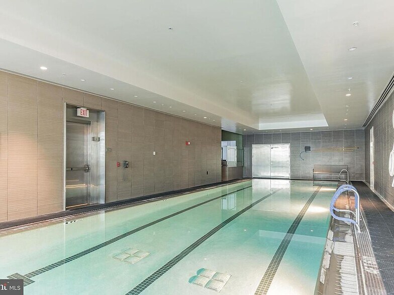 Building Photo - 1414 S Penn Square