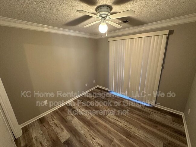 Building Photo - 12013 W 58th Pl