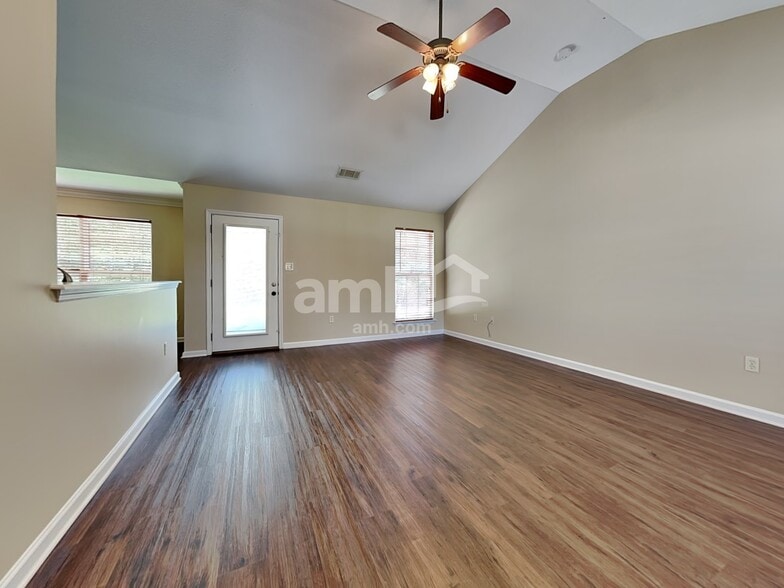 Building Photo - 2824 Ashridge Rd