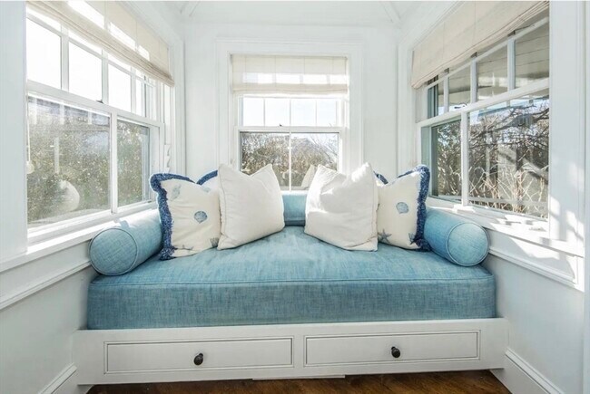 Building Photo - 28 Morey Ln