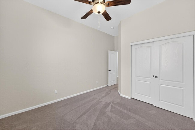 Building Photo - 4385 S Crosscreek Dr