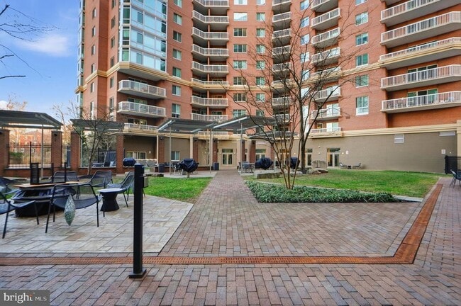 Building Photo - 3101 N Hampton Dr