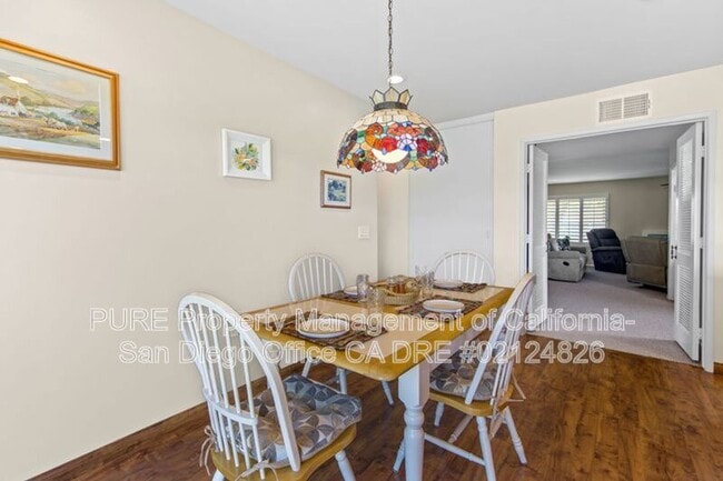 Building Photo - 12576 Oaks N Dr