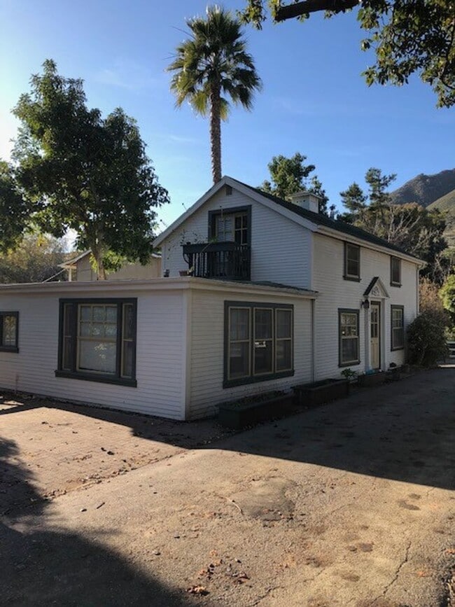 Primary Photo - Charming Historic 3bd/2ba Two Story House,...