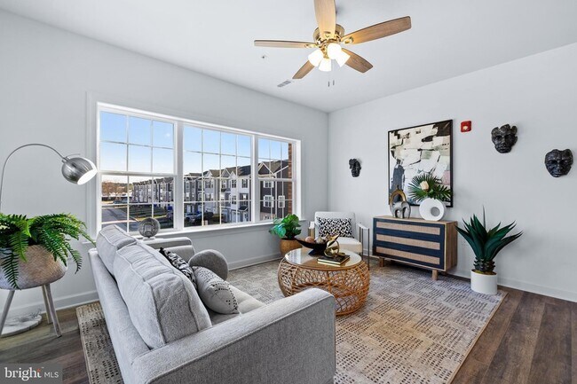 Building Photo - 150 Cambridge Blvd